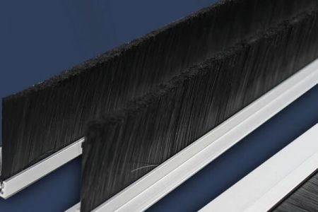 采購(gòu)屏蔽門(mén)毛刷不再困擾價(jià)格！傲群價(jià)格品質(zhì)服務(wù)無(wú)憂